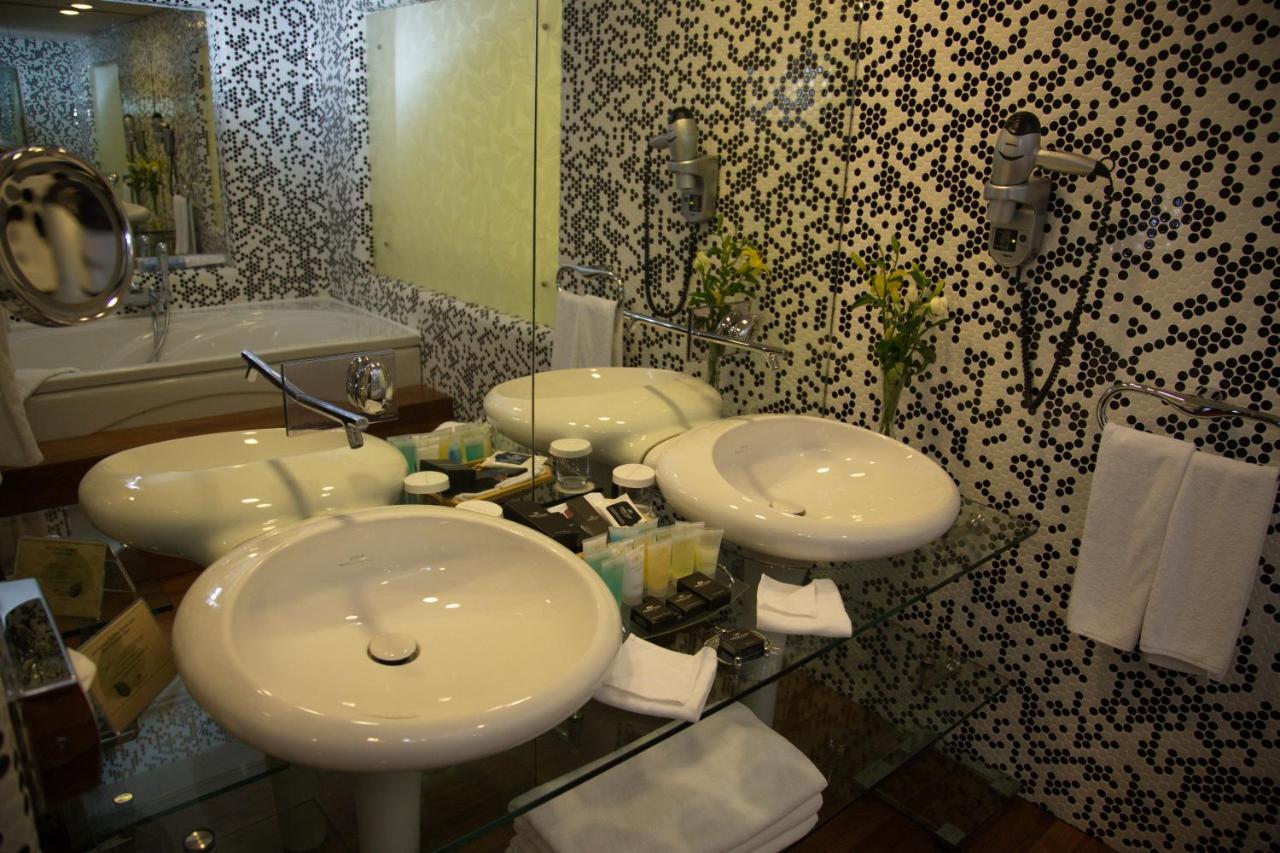 Cpankara Hotel Exteriör bild Bathroom