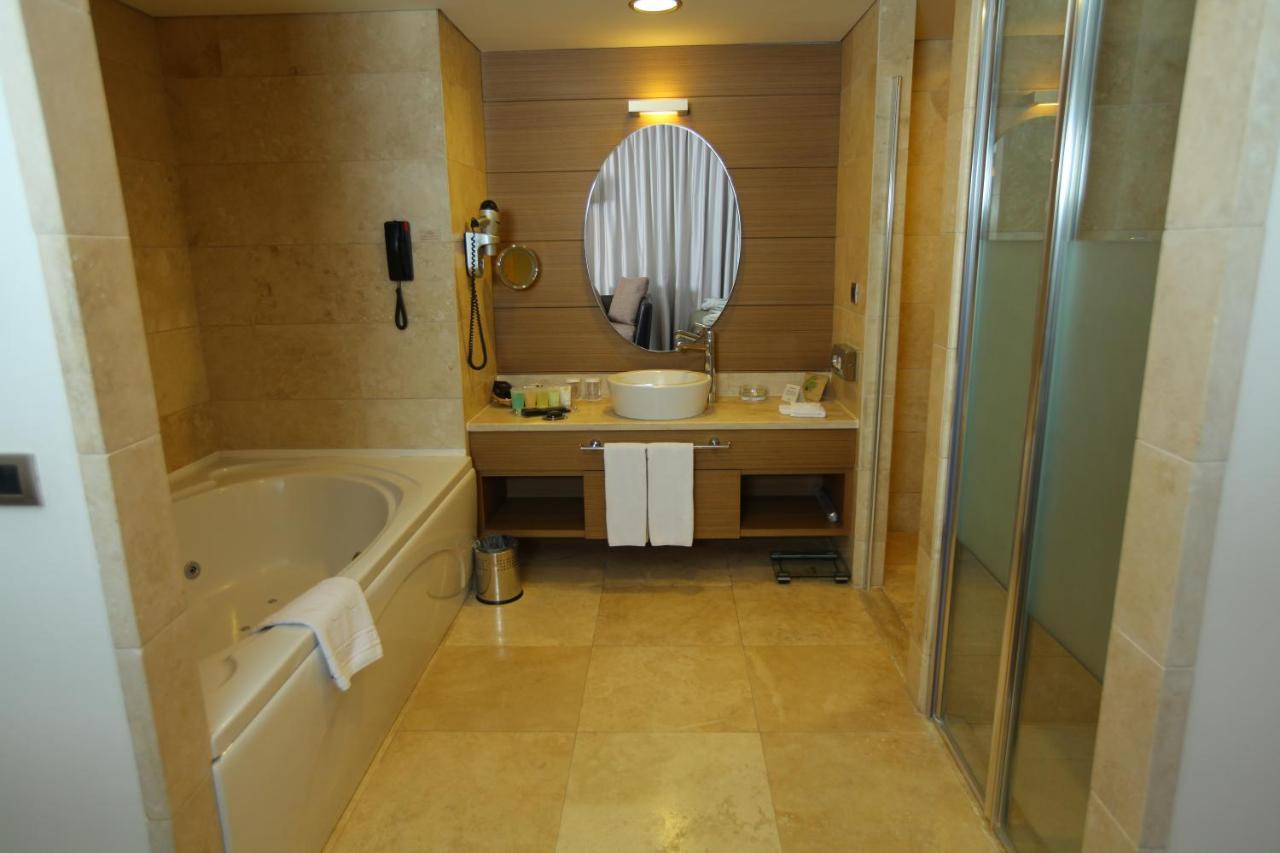 Cpankara Hotel Exteriör bild Bathroom