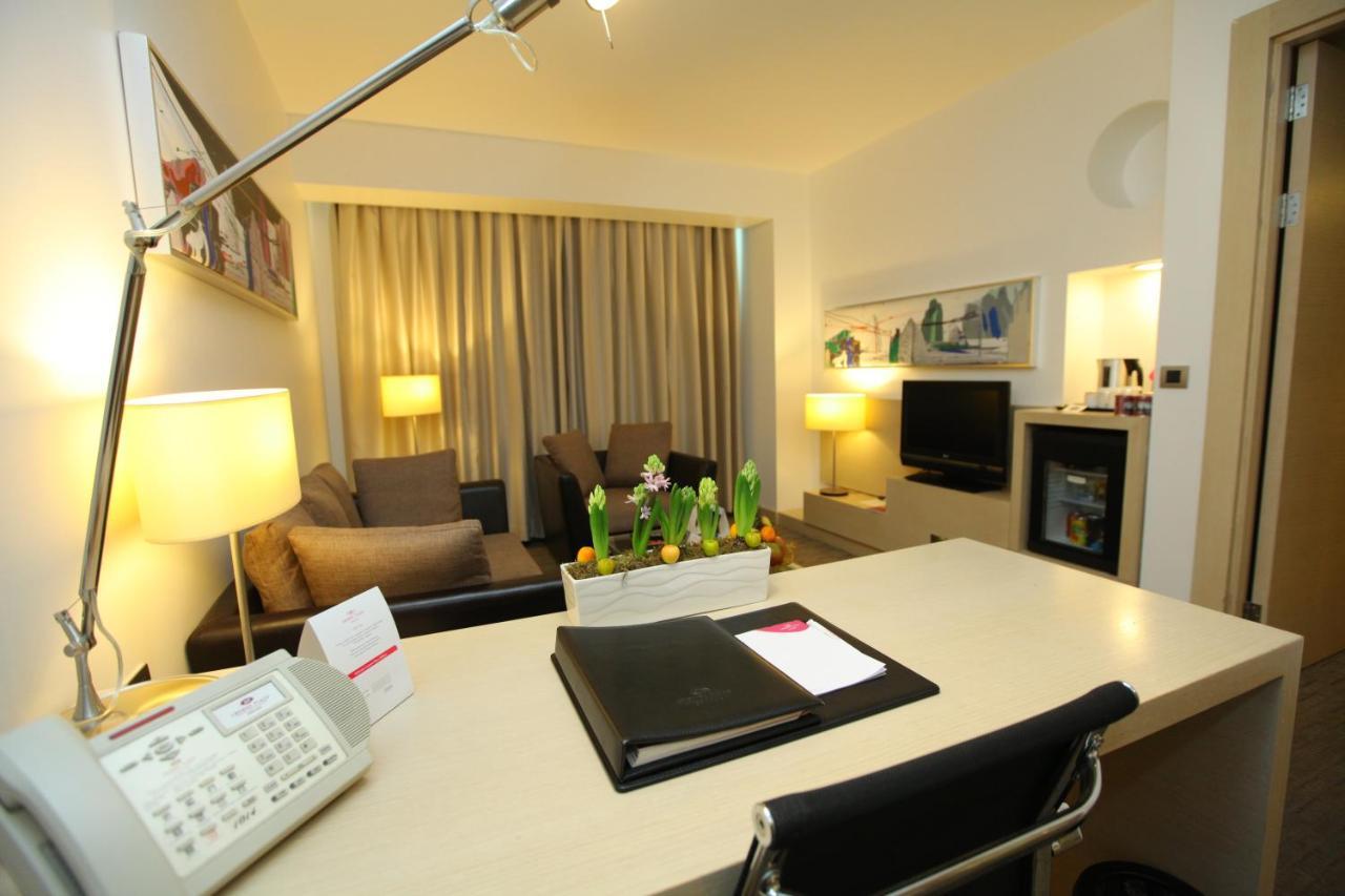 Cpankara Hotel Exteriör bild A typical hotel room