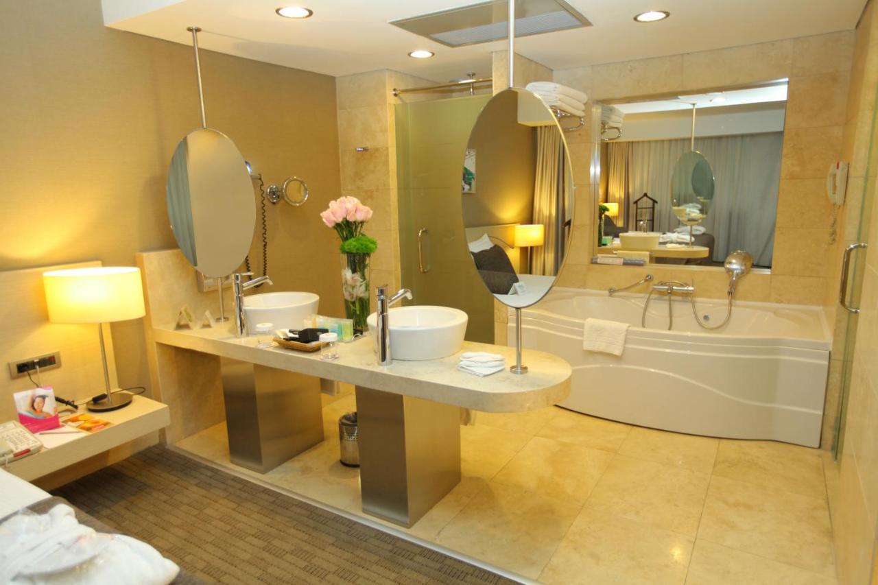Cpankara Hotel Exteriör bild Bathroom